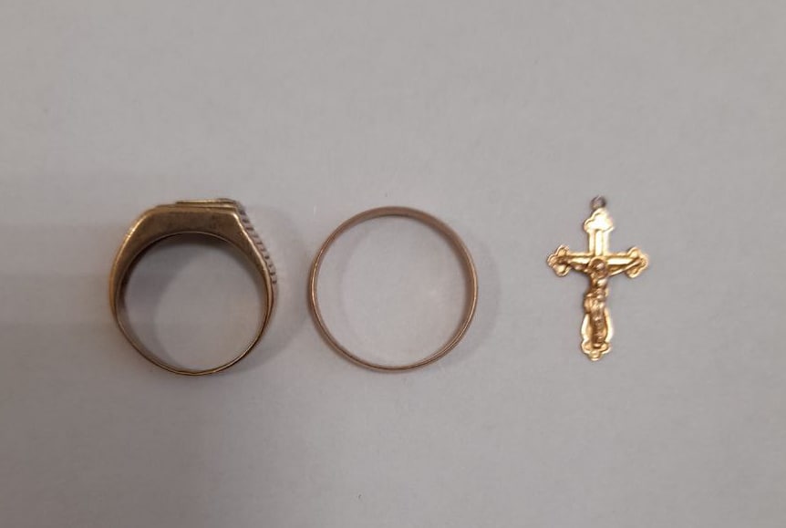 Могилевчанин забрал из забытого кошелька украшения на 3000 рублей