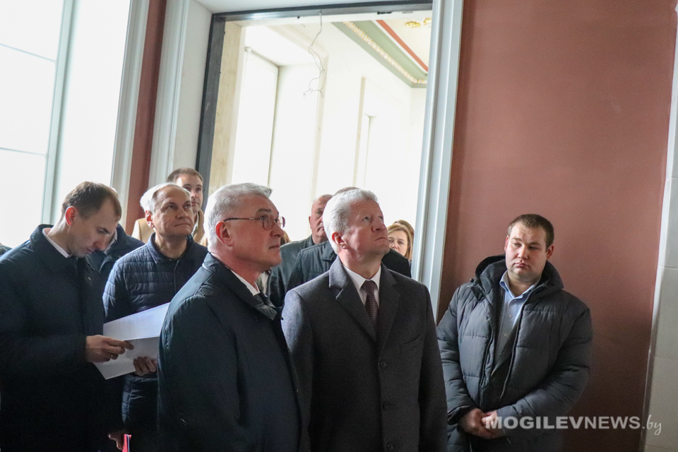 Анатолий Маркевич ознакомился с ходом реконструкции дворцово-паркового ансамбля Булгаков