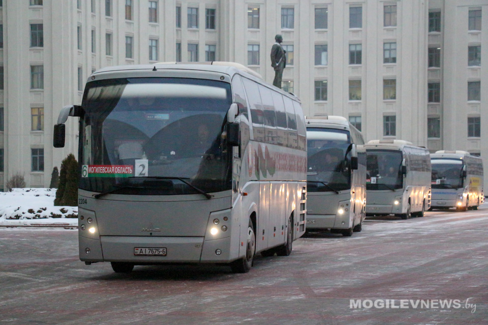 Делегация Могилевской области отправилась в Минск на ежегодное обращение Главы государства с Посланием к белорусскому народу. Фото