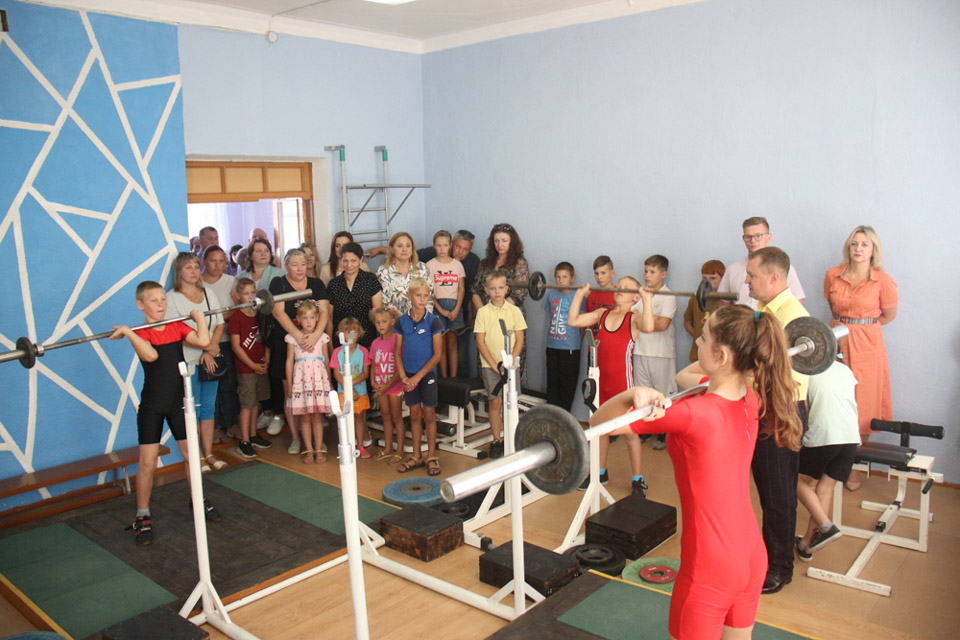 Новый зал для занятий тяжелой атлетикой открыли в Чаусах
