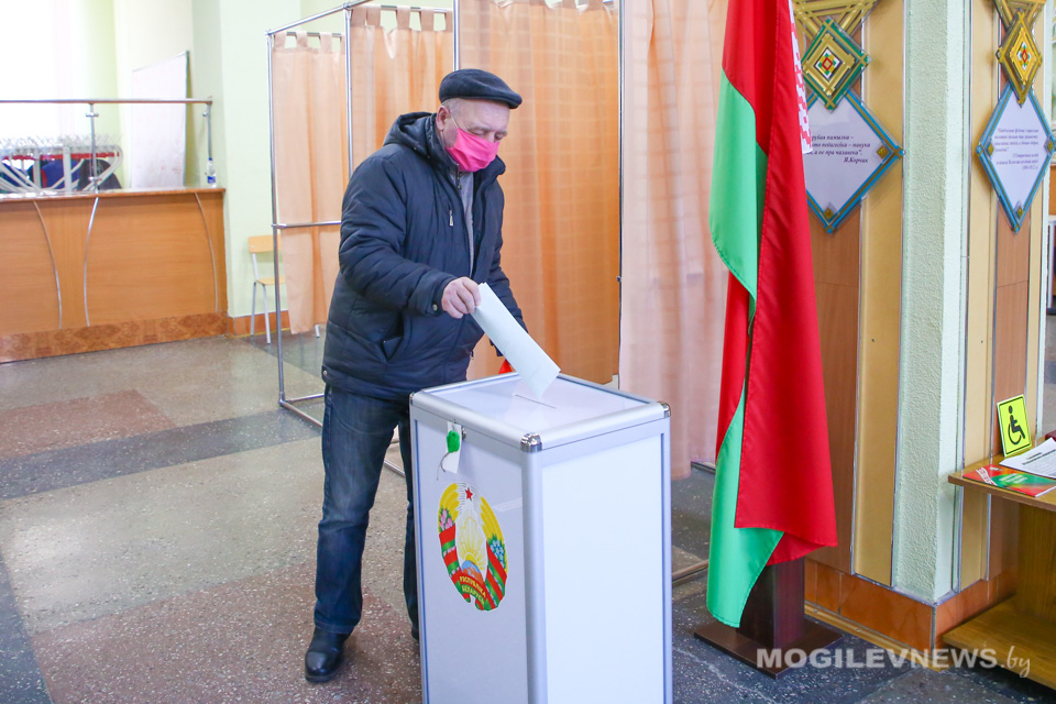 В Могилевской области граждане активно принимают участие в республиканском референдуме. Фото