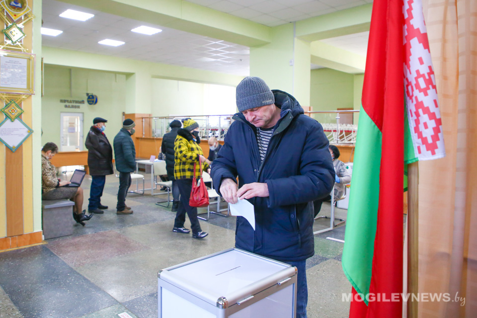 ЦИК: явка избирателей на референдуме на 18.00 составила 74,86%