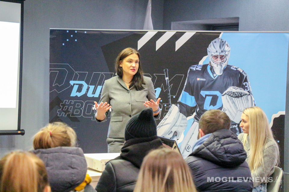 Семинар «Что важно знать родителям юных хоккеистов» прошел в Ледовом дворце Могилева