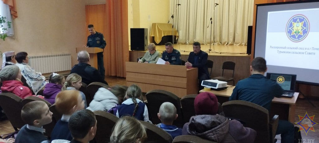 Начальник областного  УМЧС принял участие в сельском сходе в Краснопольском районе