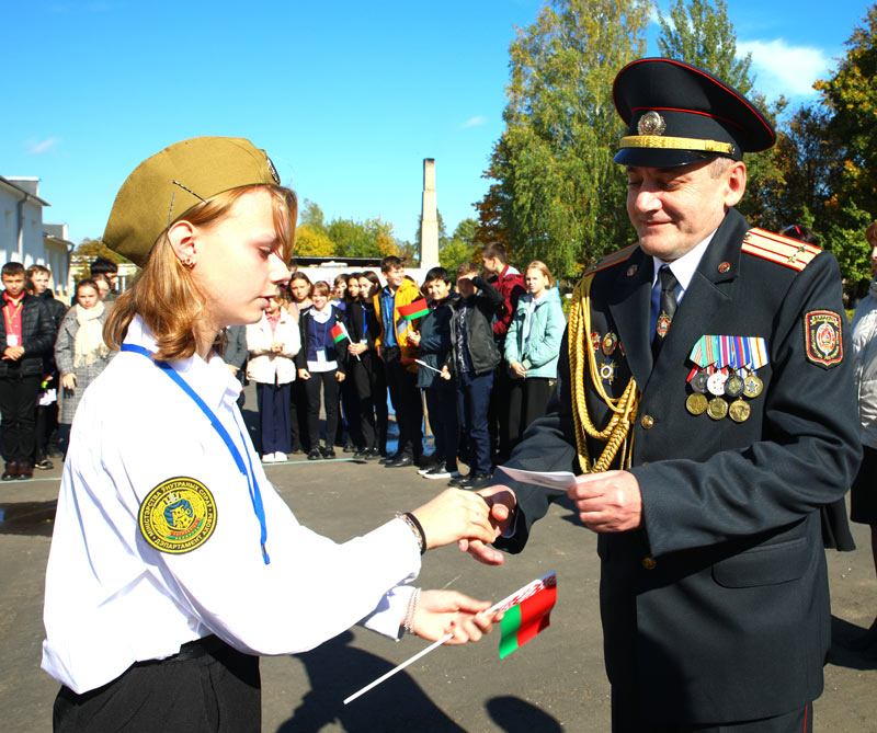 Учеников СШ № 1 Климовичей в торжественной обстановке приняли в правовой класс