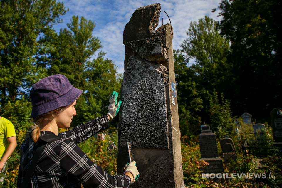 В Могилеве проходит каталогизация еврейского кладбища. Фото