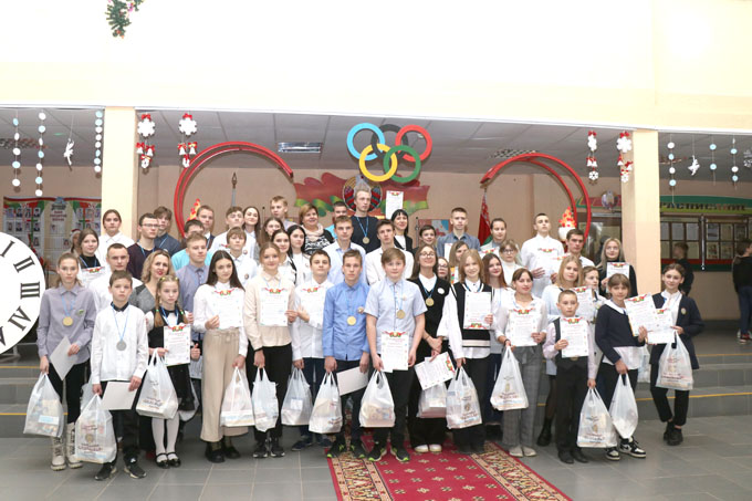 С олимпийской елки стартовала на Мстиславщине акция «Наши дети»