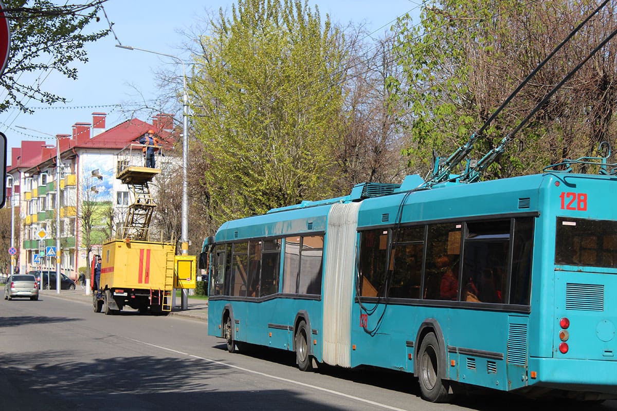 Коммунальные службы Бобруйска трудятся на благо преображения города. Фото