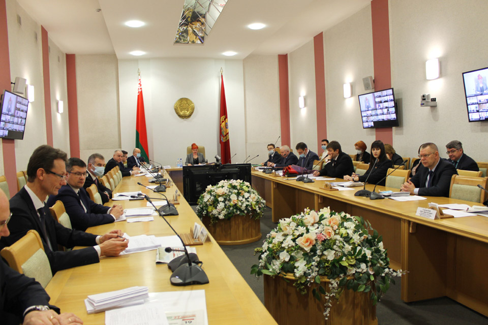 Областным Советом депутатов утверждены отчеты облисполкома и президиума облсовета об итогах деятельности в 2021 году