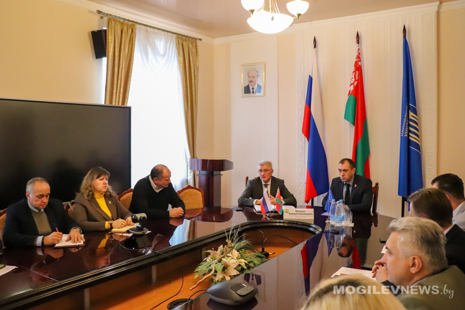 Обсуждение законопроекта о Всебелорусском народном собрании прошло в БРУ. Фото