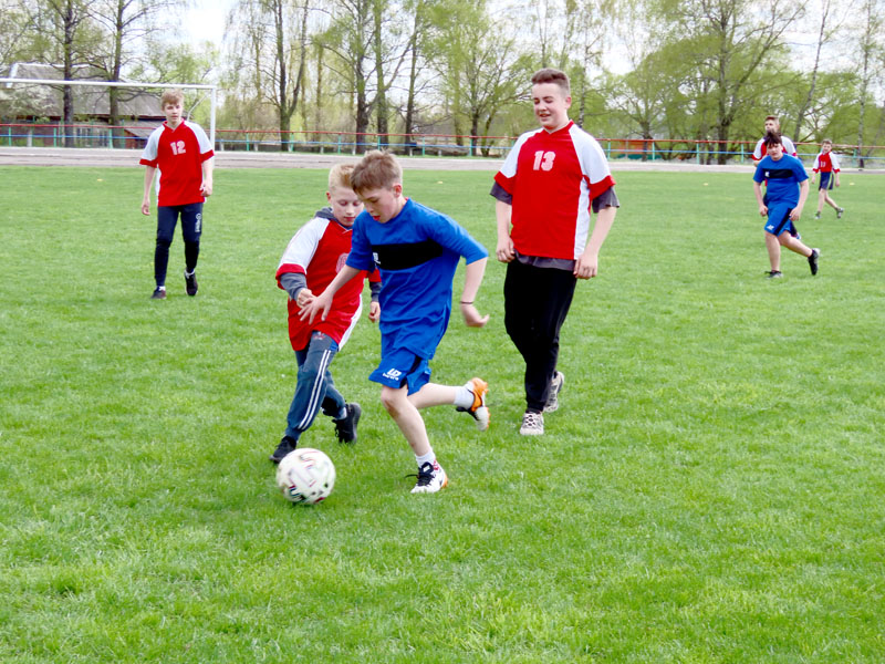 В Климовичах прошли районные соревнования по футболу среди детей и подростков «Кожаный мяч» на призы Президентского спортивного клуба