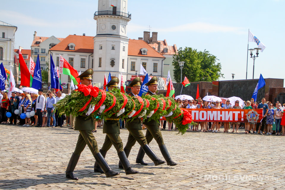 Торжественный митинг, посвященный Дню освобождения Могилева, прошел на площади Славы. Фото