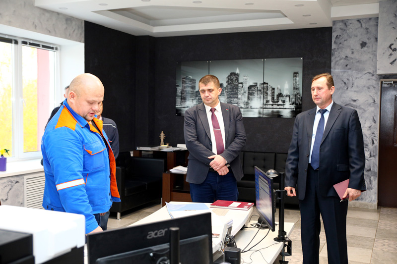 Председатель райисполкома Дмитрий Хайновский встретился с работниками Климовичских электрических сетей