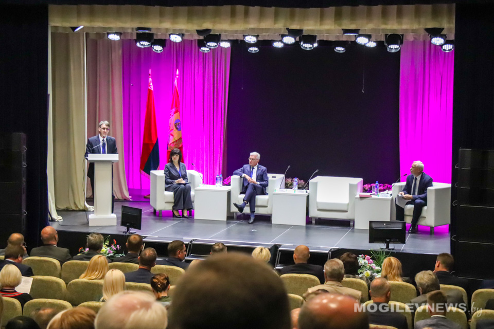 VIII Республиканская научно-практическая конференция «Создание здоровых и безопасных условий труда. Профилактика производственного травматизма» проходит во Дворце культуры области. Фото
