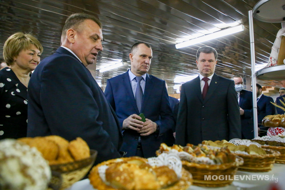 Анатолий Исаченко принял участие в торжественном собрании городского актива по подведению итогов социально-экономического развития Бобруйска за 2021 год. Фото
