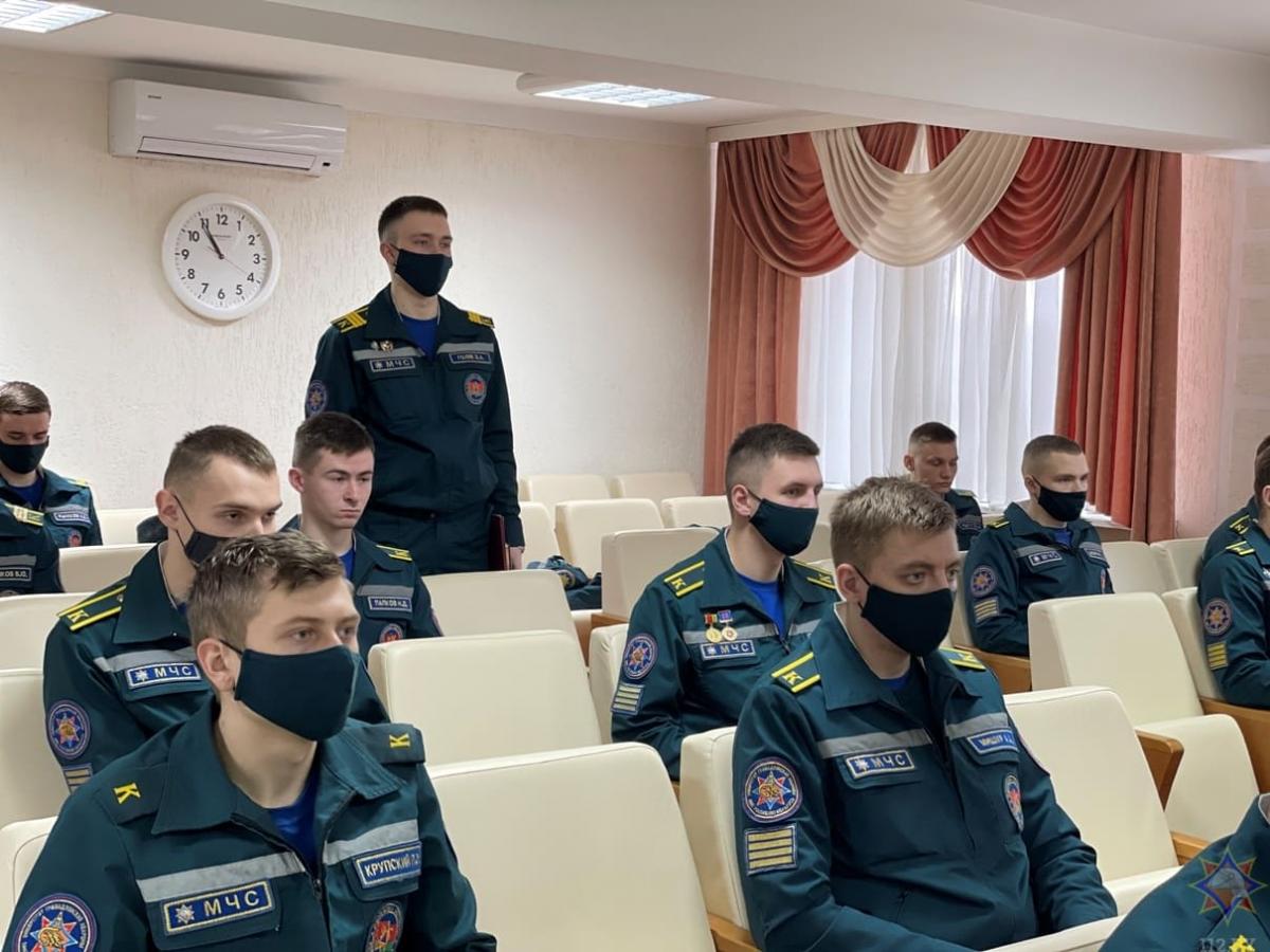 Начальник Могилевского областного УМЧС встретился с курсантами