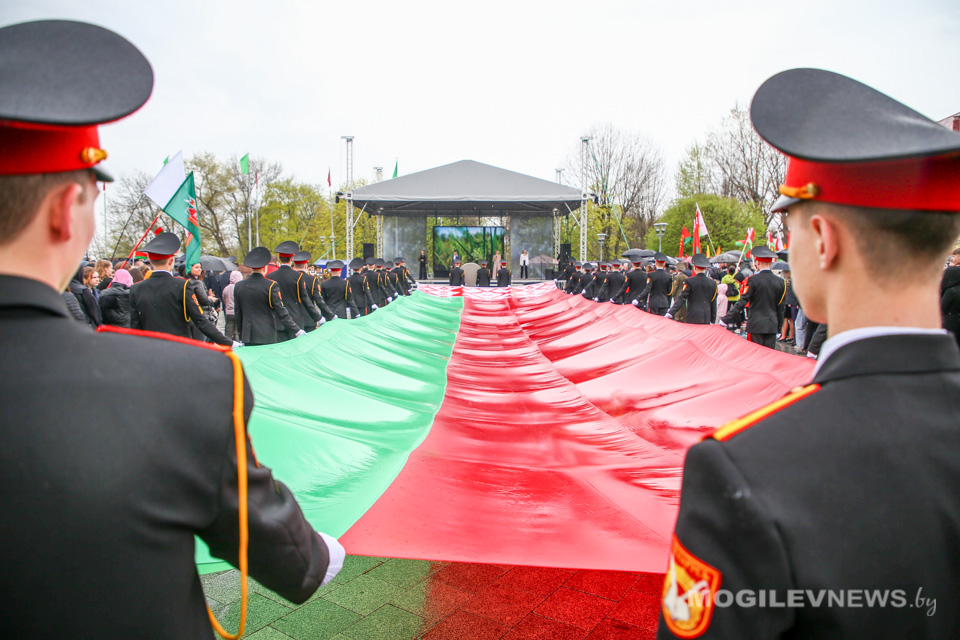 Церемония чествования государственных символов страны прошла в Могилеве. Фото
