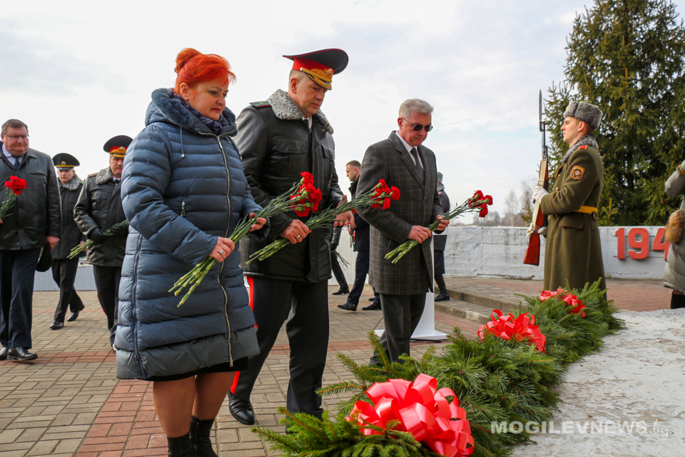 Торжественный митинг, посвященный Дню образования белорусской милиции прошел в д. Гаи Могилевского района. Фото