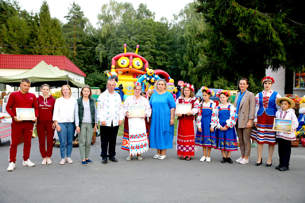 Праздник «Запрашаем да радні» прошел в Климовичском районе