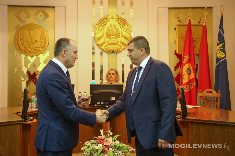 Валерий Носко и Дмитрий Хайновский утверждены председателями Краснопольского и Климовичского райисполкомов