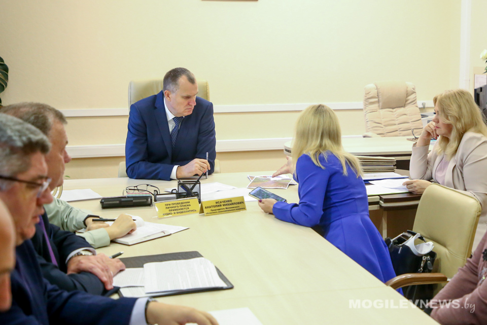 Анатолий Исаченко провел прием граждан по личным вопросам