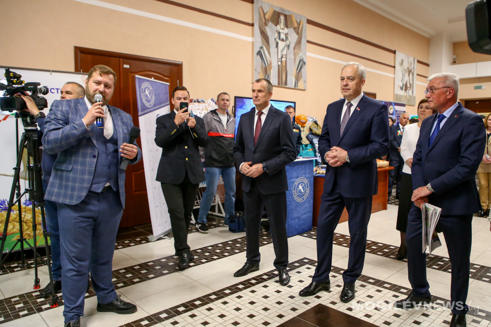 Выставку молодежных проектов в Кличеве посетил Игорь Сергеенко. Фото