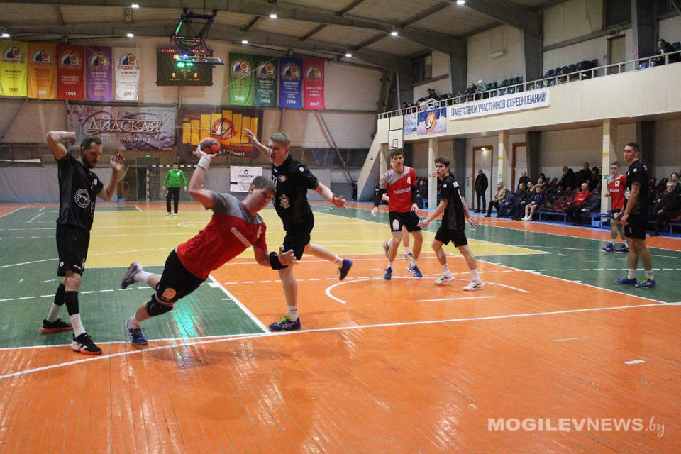 Могилевские гандболисты в шаге от путевки в «финал четырех» Кубка Беларуси