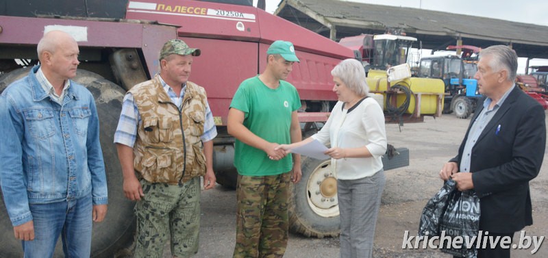 Лучших по заготовке кормов из трав первого укоса наградили в Кричевском районе