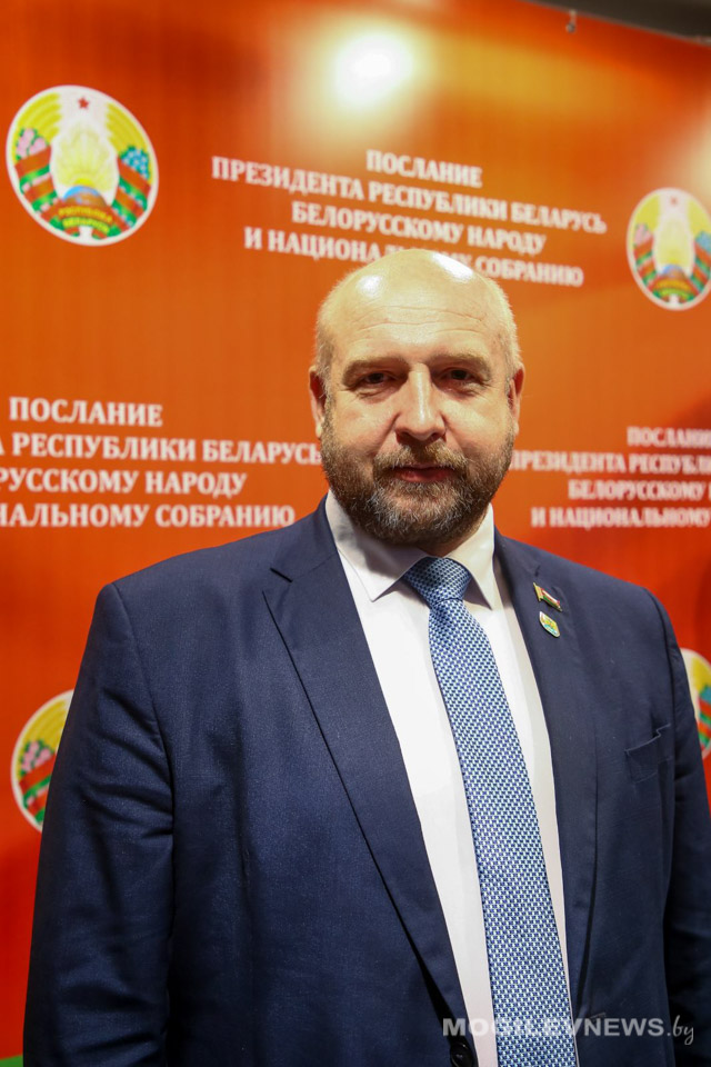 Максим Потапенко: "Молодое поколение должно быть не только потребителем, но и самим активно включаться в жизнь общества"