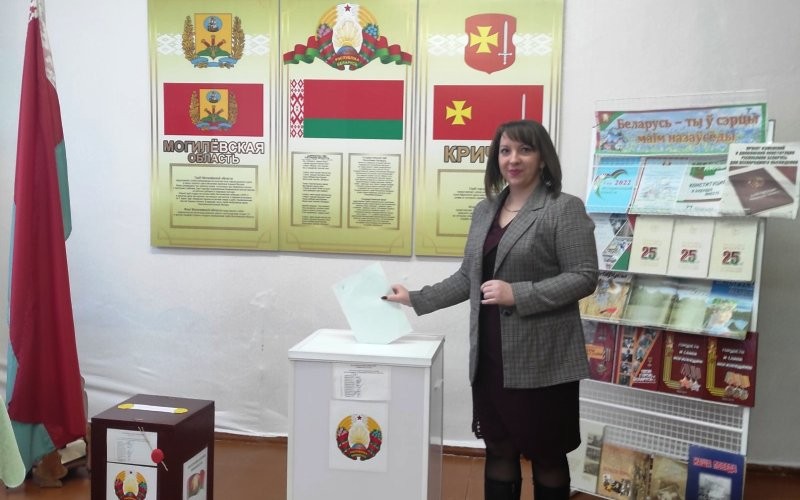 Марина Козлова: изучила проект Конституции давно и говорю "да"! Видео