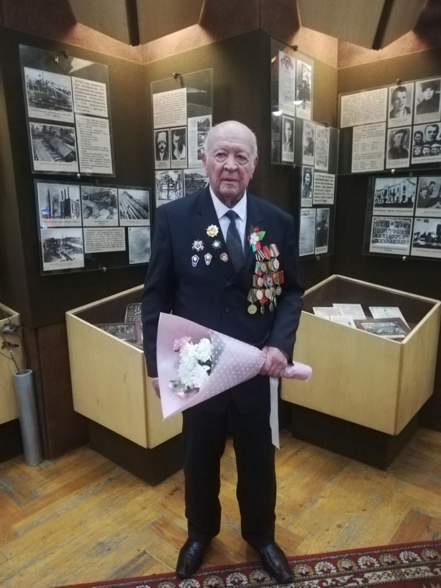 С 95-летним ветераном Великой Отечественной войны Михаилом Волчеком встретились юные бобруйчане
