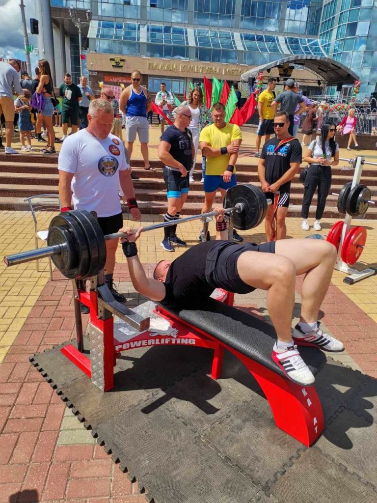 Могилевчанин занял третье место в турнире Белорусского металлургического завода по силовым видам спорта