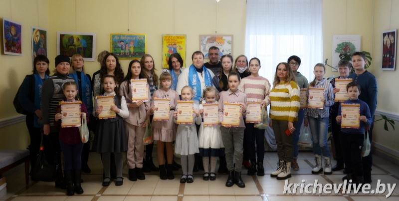 Победителей Международного конкурса плакатов «НЕТ вредным привычкам!» наградили в Кричеве