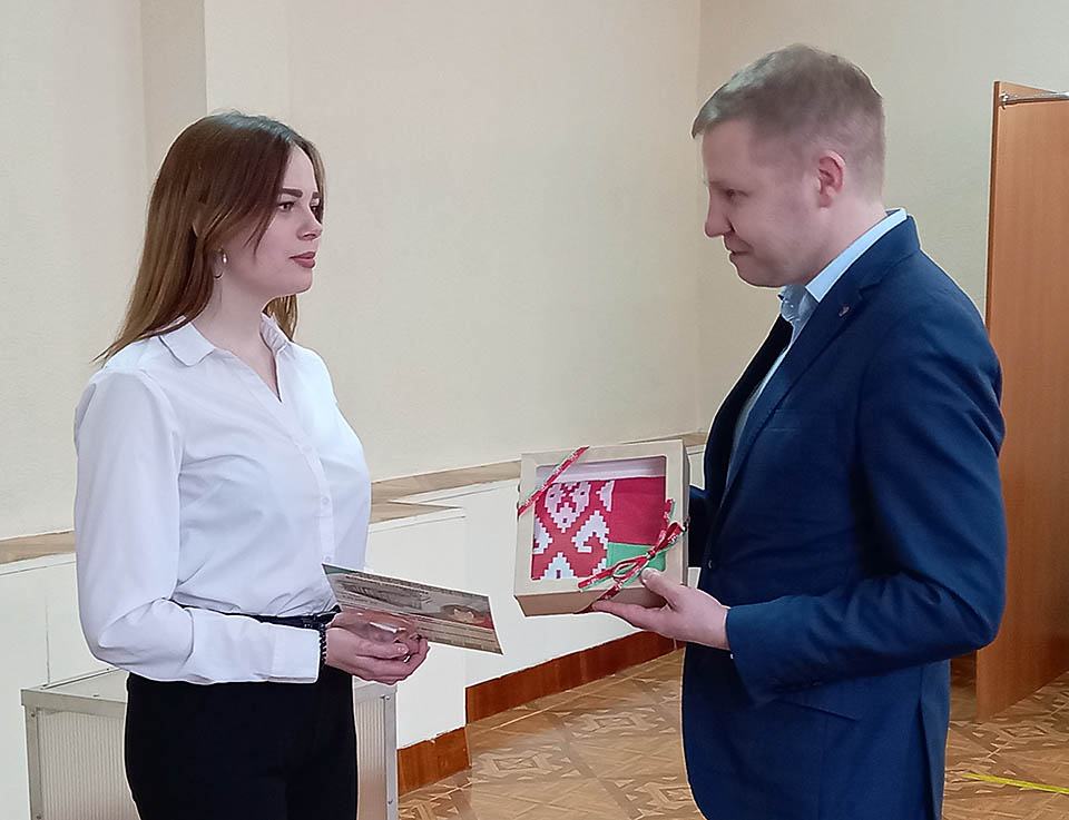 Валерия Жарикова: «Я впервые принимаю участие в референдуме». Видео