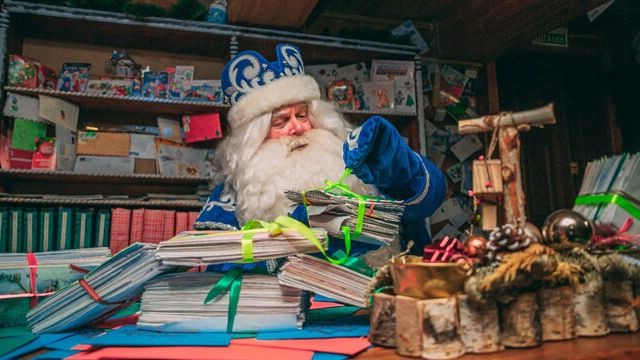 Библиотеки Могилева готовы порадовать новогодними письмами от Деда Мороза