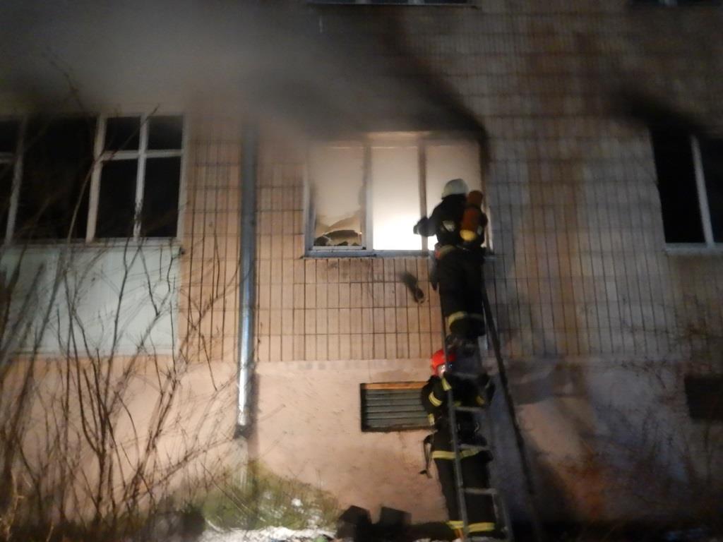 В квартире на пер. 1-ом Южном в Могилеве тушили пожар - хозяин в больнице