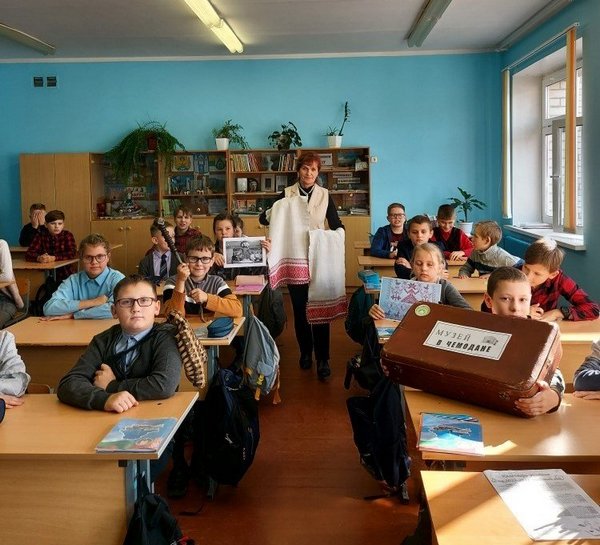 Выездная экскурсия «Музей в чемодане» широко практикуется  Кличевским краеведческим музеем