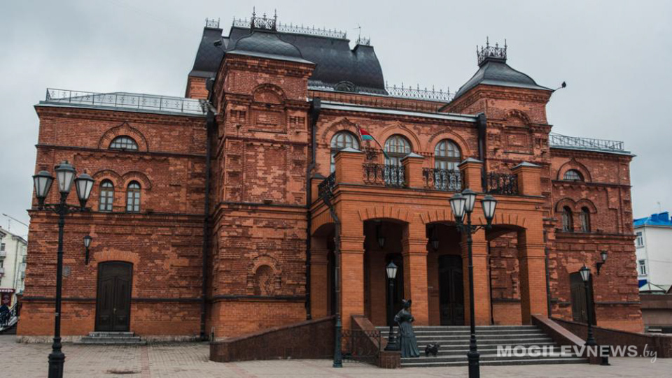 На спектакли молодежного театрального форума «М.@rt.контакт-2022» еще можно купить билеты