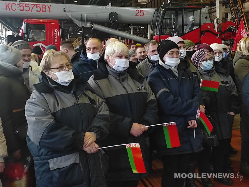 Патриотическую акцию «Навстречу референдуму» принял завод «Могилевтрансмаш». Фото. Видео