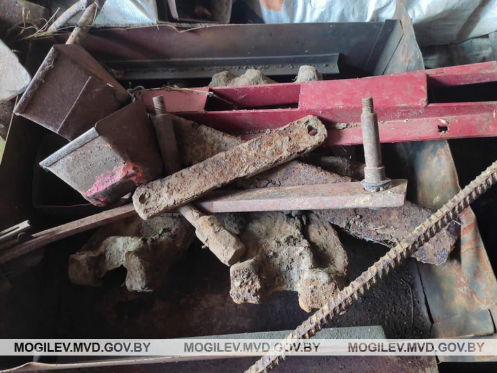 Машину с ломом черных металлов задержали в Костюковичском районе