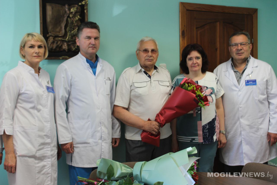 В Могилевской областной клинической больнице торжественно проводили на заслуженный отдых Валентина Протасевича