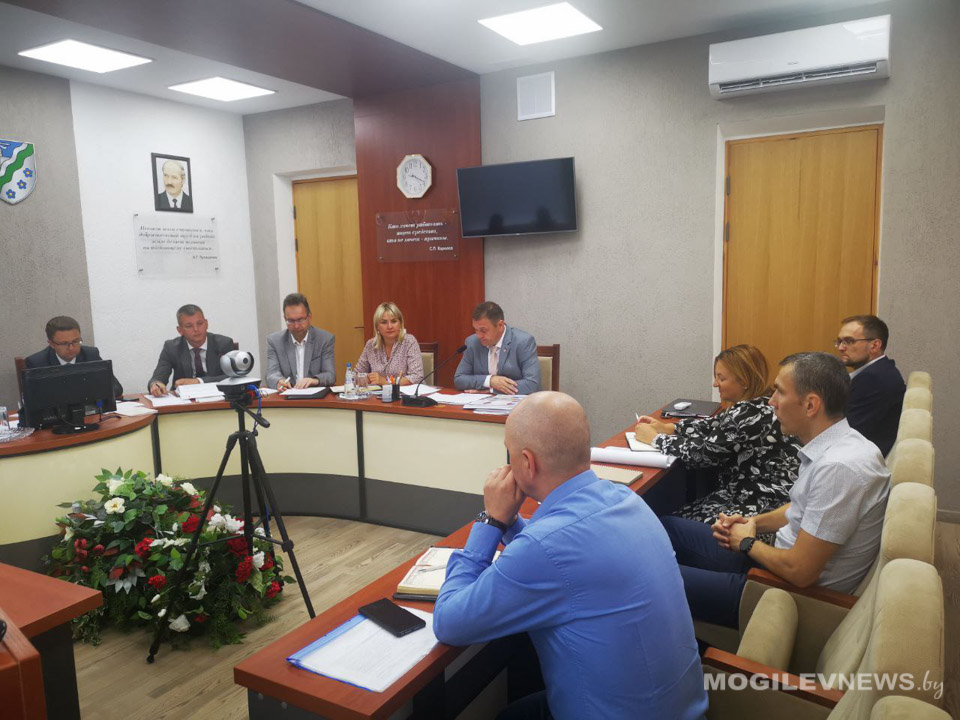 Рабочая встреча с руководителями предприятий СЭЗ «Могилев» состоялась в Могилевском райисполкоме