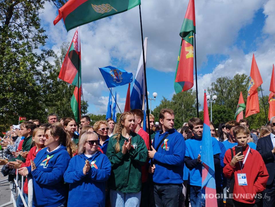 День молодежи  проходит  на "Славянский базар в Витебске"