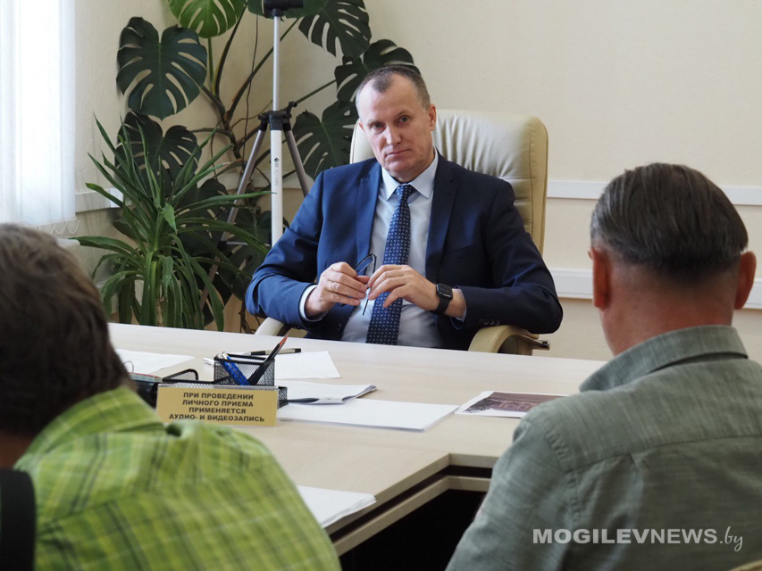 Анатолий Исаченко провел прием граждан по личным вопросам