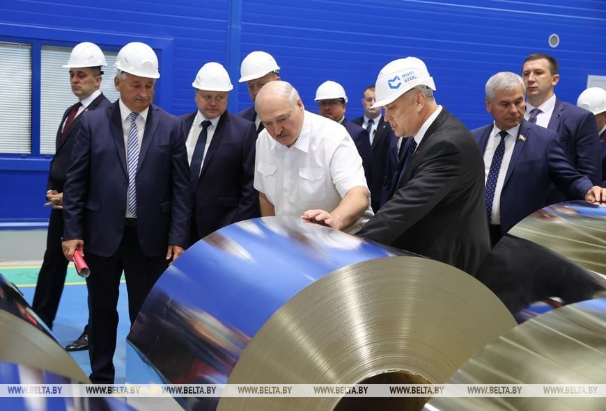 Лукашенко о миорском заводе: мы не можем с ним и дальше кувыркаться, тут же люди работают