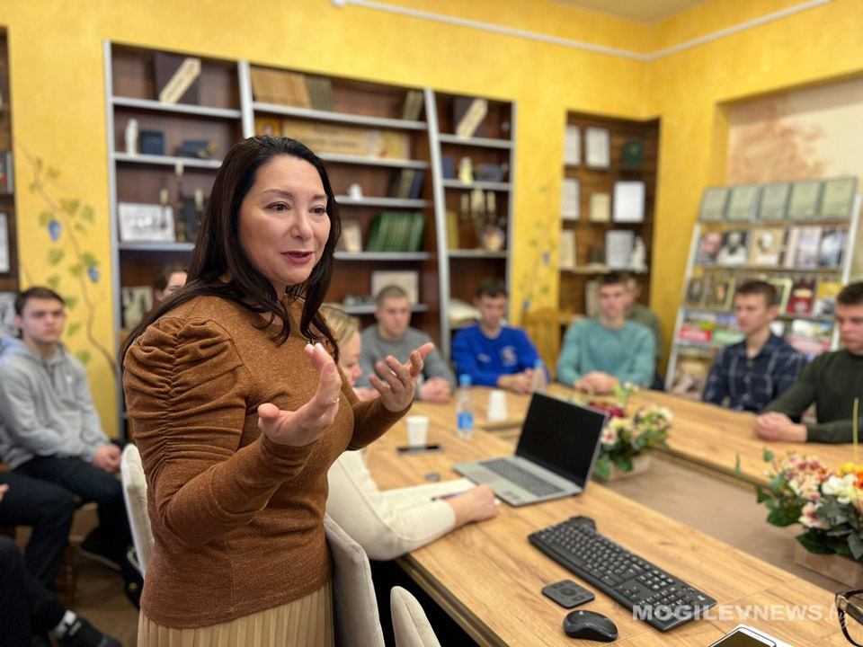 Библиотека БРУ пополнилась книгами, подаренными Домом русского зарубежья им. А.Солженицына