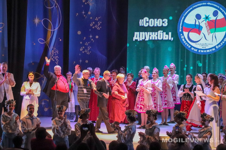 В Могилеве открыли фестиваль творчества инвалидов «Вместе мы сможем больше». Фото