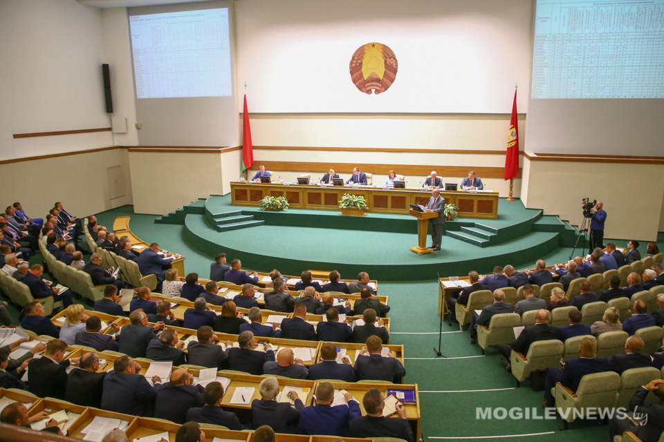 Готовность сельхозорганизаций области к проведению уборочной обсудили на заседании Могоблисполкома