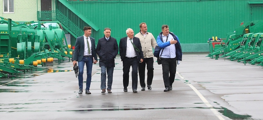 В «Бобруйскагромаше» обсудили перспективы совместного сотрудничества с казахстанскими партнерами