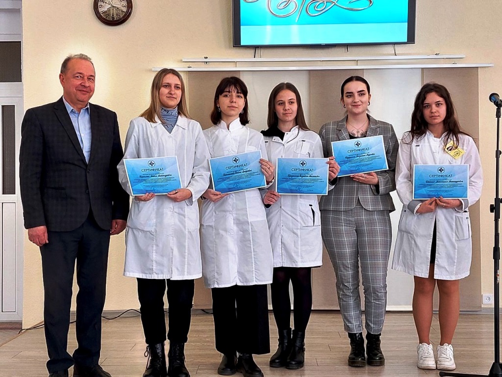 Заслуженные награды и профсоюзные «стипендии» вручил отраслевой профсоюз учащимся Могилевского медколледжа